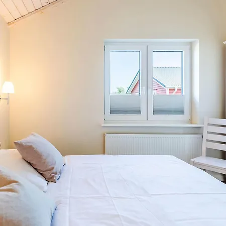 Holiday home Luv & Lee By Interhome