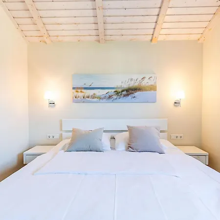 Luv & Lee By Interhome Holiday home